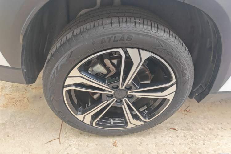 Used Geely Galaxy L7 2023 1.5T 115 km MAX Right Rear Wheel Hub