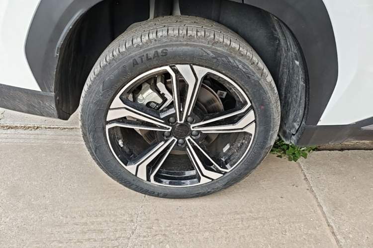 Used Geely Galaxy L7 2023 1.5T 115 km Starship Right Rear Wheel Hub