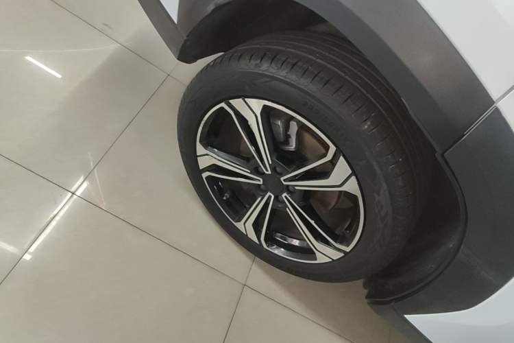 Used Geely Galaxy L7 2023 1.5T 115 km Starship Right Rear Wheel Hub