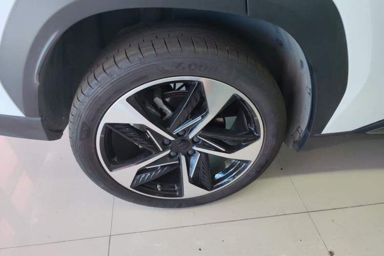 Used Geely Galaxy L7 2023 1.5T 115 km Starship Right Rear Wheel Hub