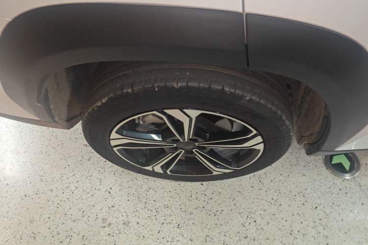 Used Geely Galaxy L7 2023 1.5T 115 km MAX Right Rear Wheel Hub