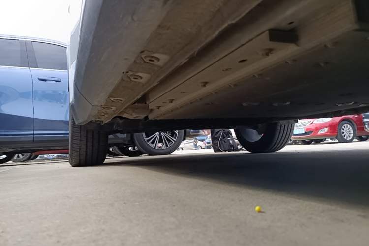 Used Geely Galaxy L7 2023 1.5T 115 km MAX Right Side Sill