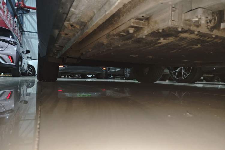 Used Geely Galaxy L7 2023 1.5T 115 km Starship Right Side Sill
