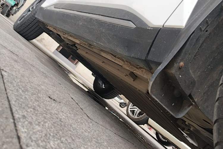 Used Geely Galaxy L7 2023 1.5T 55km PRO Right Side Sill