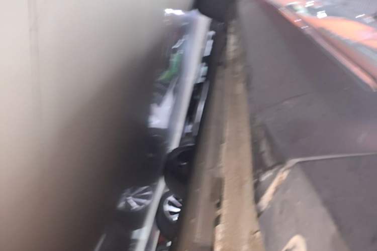 Used Geely Galaxy L7 2023 1.5T 115 km Starship Right Side Sill