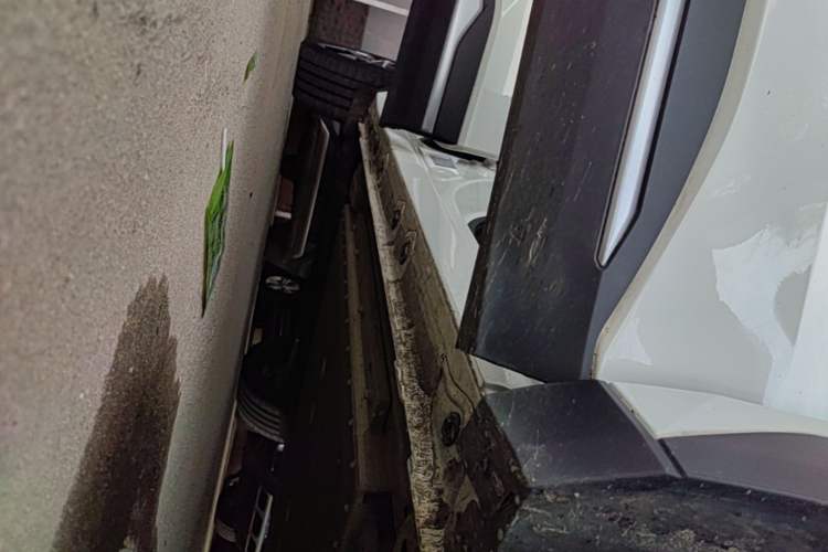 Used Geely Galaxy L7 2023 1.5T 115 km Starship Right Side Sill