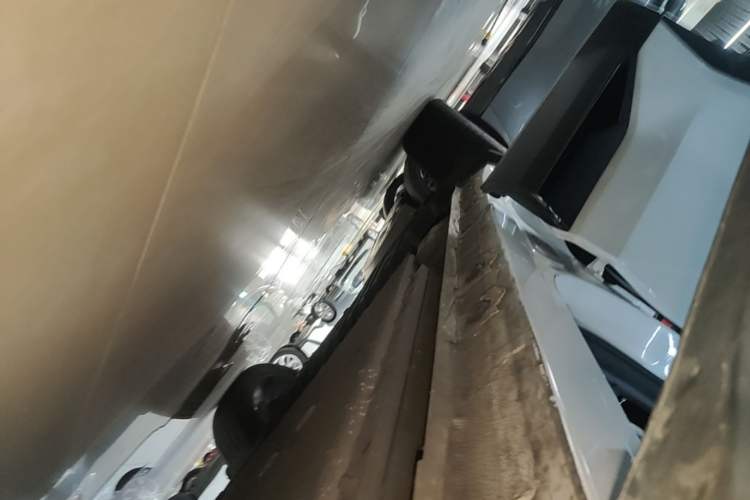 Used Geely Galaxy L7 2023 1.5T 115 km Starship Right Side Sill