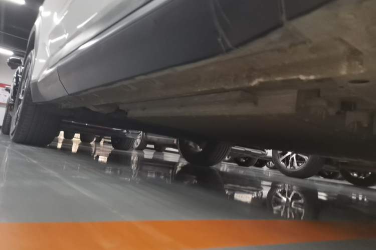 Used Geely Galaxy L7 2023 1.5T 55km PRO Right Side Sill