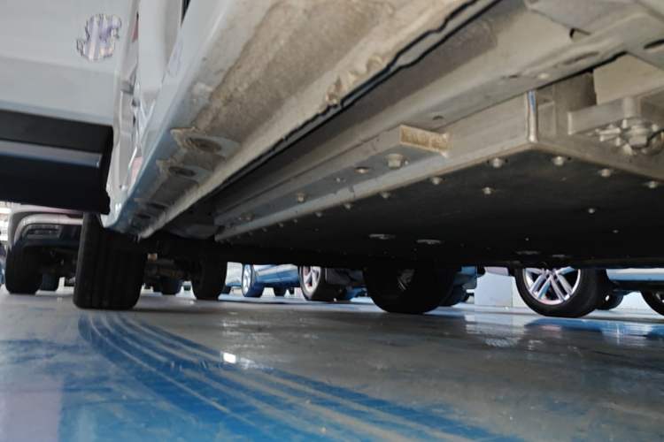 Used Geely Galaxy L7 2023 1.5T 115 km Starship Right Side Sill
