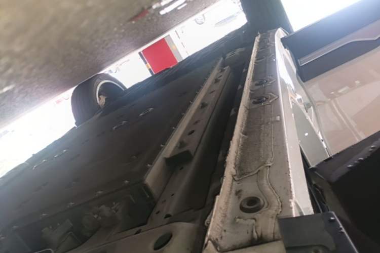 Used Geely Galaxy L7 2023 1.5T 115 km Starship Right Side Sill