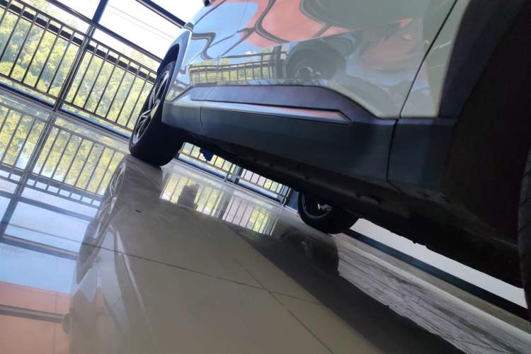 Used Geely Galaxy L7 2023 1.5T 115 km Starship Right Side Sill
