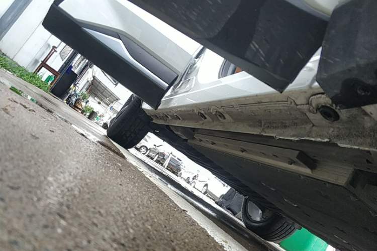 Used Geely Galaxy L7 2023 1.5T 115 km MAX Right Side Sill