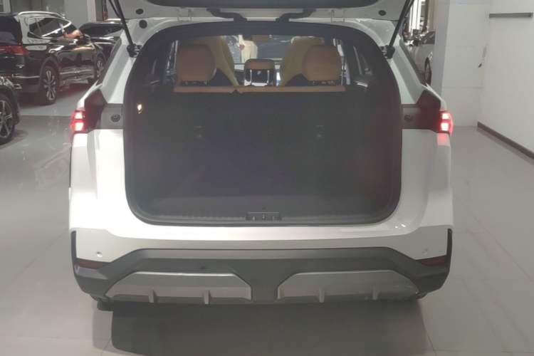Used Geely Galaxy L7 2023 1.5T 115 km PLUS Trunk