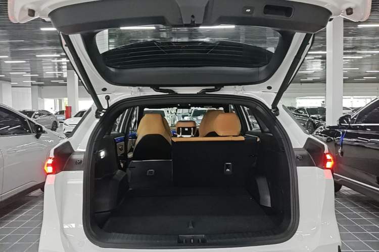 Used Geely Galaxy L7 2023 1.5T 115 km Starship Trunk