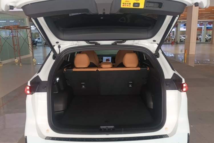 Used Geely Galaxy L7 2023 1.5T 115 km Starship Trunk