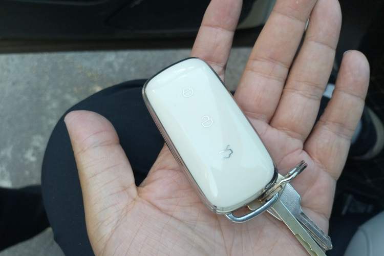 Used Geely Galaxy L7 2023 1.5T 115 km Starship Vehicle Key