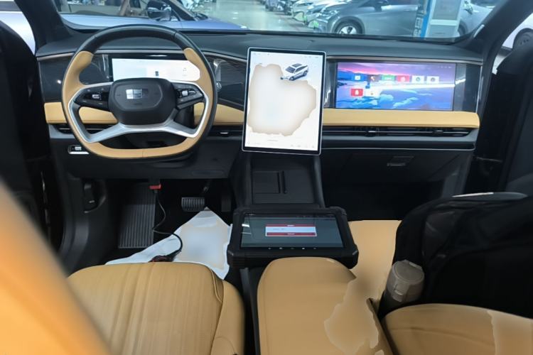 Used Geely Galaxy L7 2024 1.5T 115 km MAX Dragon Edition Center Console