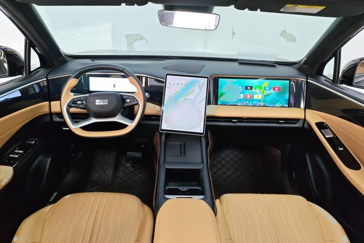 Used Geely Galaxy L7 2024 1.5T 115 km MAX Dragon Edition Center Console