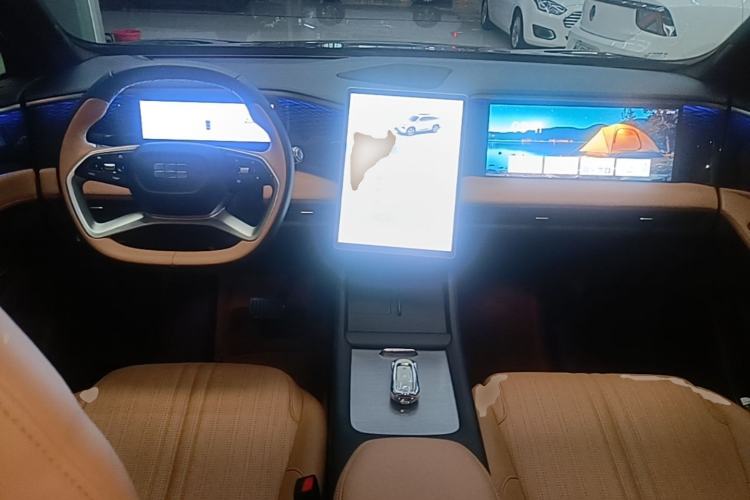 Used Geely Galaxy L7 2024 1.5T 115 km MAX Dragon Edition Center Console