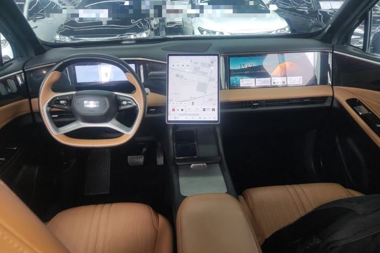 Used Geely Galaxy L7 2024 1.5T 115 km MAX Dragon Edition Center Console
