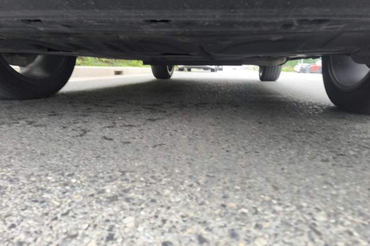 Used Geely Galaxy L7 2024 1.5T 115 km MAX Dragon Edition Chassis Front