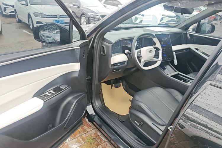 Used Geely Galaxy L7 2024 1.5T 115 km PLUS Dragon Edition Driver Seat
