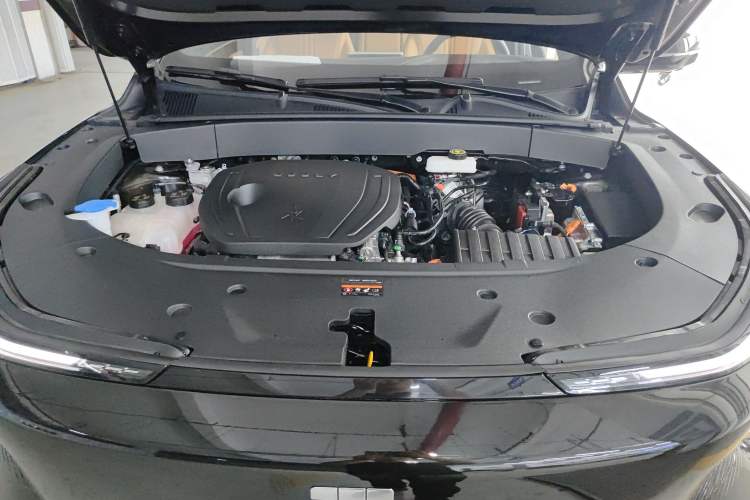 Used Geely Galaxy L7 2024 1.5T 115 km PLUS Dragon Edition Engine Bay