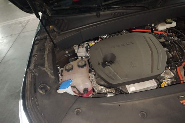 Used Geely Galaxy L7 2024 1.5T 55km PRO Dragon Edition Engine Bay Right