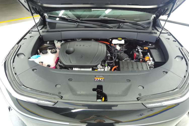 Used Geely Galaxy L7 2024 1.5T 115 km PLUS Dragon Edition Engine Bay