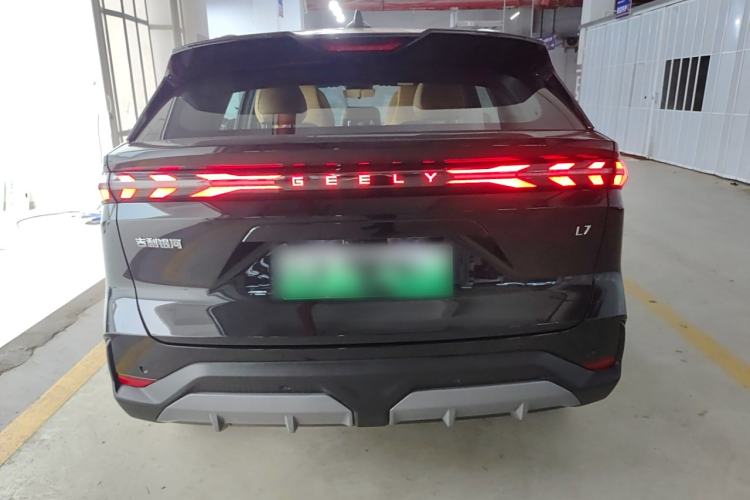Used Geely Galaxy L7 2024 1.5T 115 km PLUS Dragon Edition Exterior 4