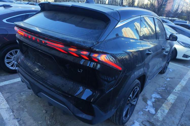 Used Geely Galaxy L7 2024 1.5T 115 km MAX Dragon Edition Exterior 5