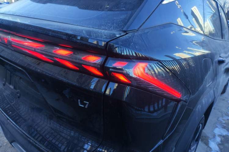 Used Geely Galaxy L7 2024 1.5T 115 km MAX Dragon Edition Exterior 6