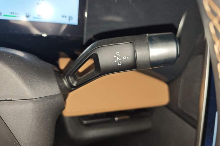 Used Geely Galaxy L7 2024 1.5T 55km PRO Dragon Edition Gear Lever