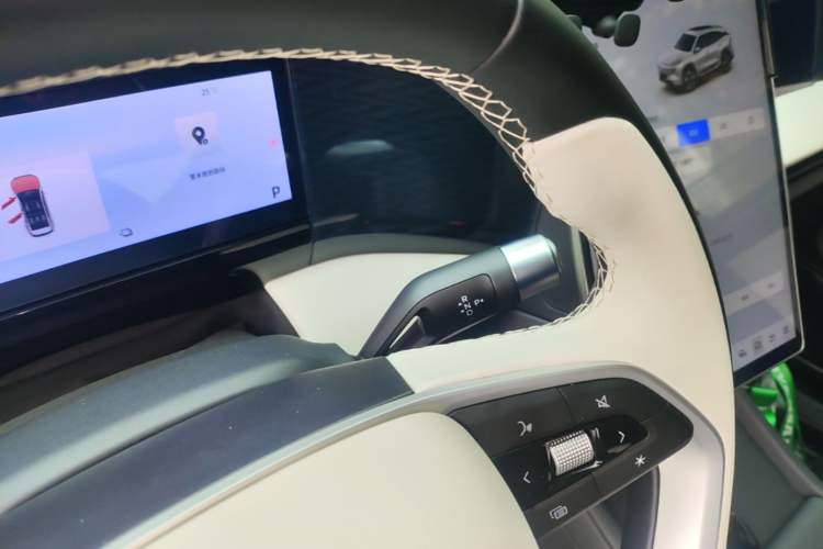 Used Geely Galaxy L7 2024 1.5T 115 km MAX Dragon Edition Gear Lever