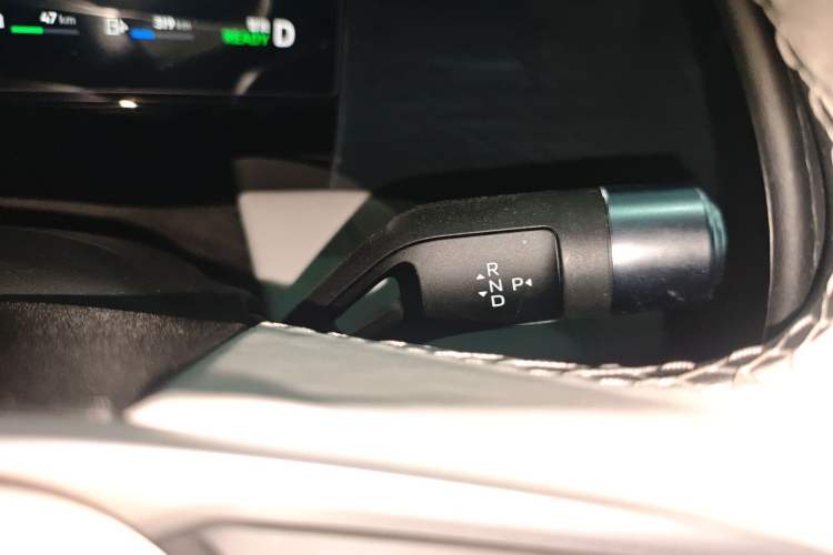 Used Geely Galaxy L7 2024 1.5T 115 km PLUS Dragon Edition Gear Lever