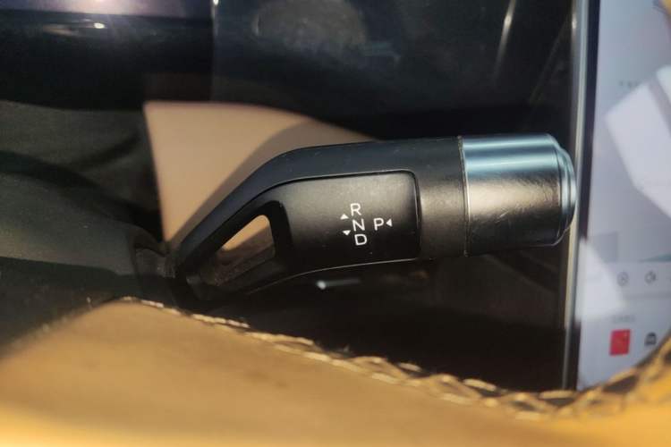 Used Geely Galaxy L7 2024 1.5T 115 km MAX Dragon Edition Gear Lever
