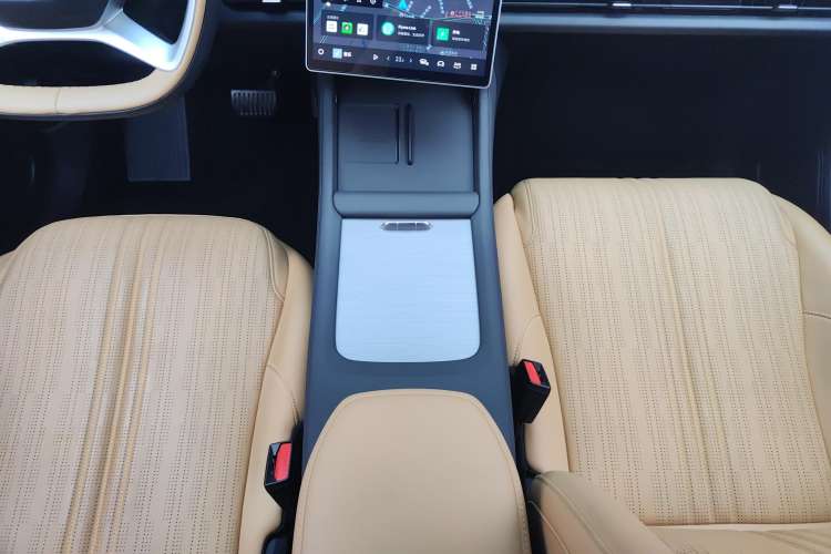 Used Geely Galaxy L7 2024 1.5T 115 km MAX Dragon Edition Gear Lever
