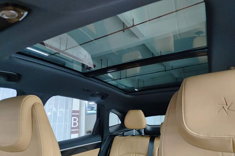 Used Geely Galaxy L7 2024 1.5T 115 km PLUS Dragon Edition Headliner