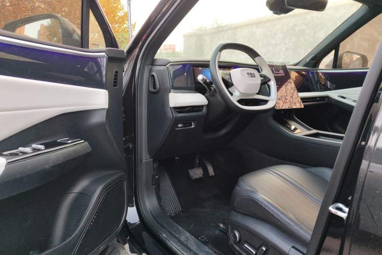 Used Geely Galaxy L7 2024 1.5T 115 km MAX Dragon Edition Interior 3