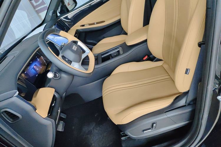Used Geely Galaxy L7 2024 1.5T 115 km PLUS Dragon Edition Left Front Seat