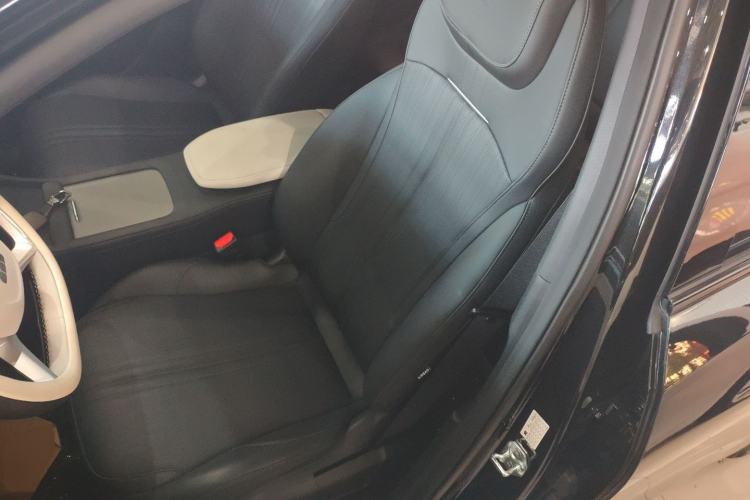 Used Geely Galaxy L7 2024 1.5T 115 km PLUS Dragon Edition Left Front Seat