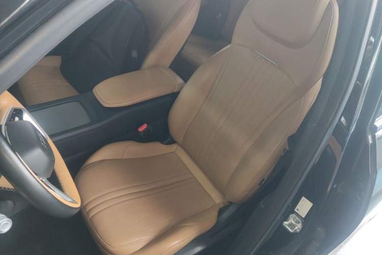 Used Geely Galaxy L7 2024 1.5T 115 km MAX Dragon Edition Left Front Seat