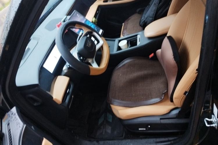 Used Geely Galaxy L7 2024 1.5T 115 km PLUS Dragon Edition Left Front Seat