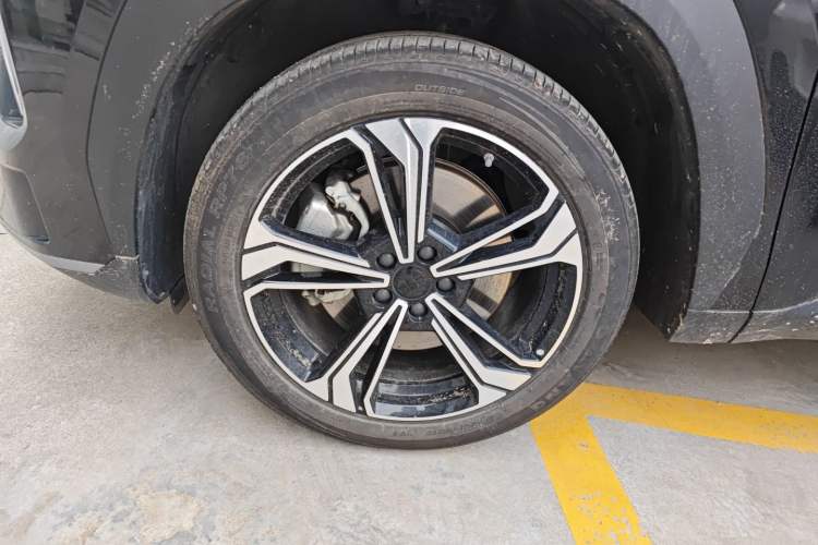 Used Geely Galaxy L7 2024 1.5T 115 km PLUS Dragon Edition Left Front Wheel Hub