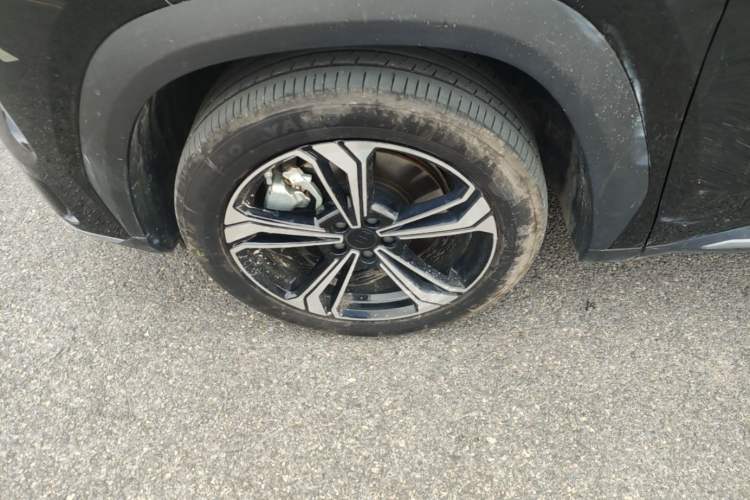 Used Geely Galaxy L7 2024 1.5T 115 km MAX Dragon Edition Left Front Wheel Hub