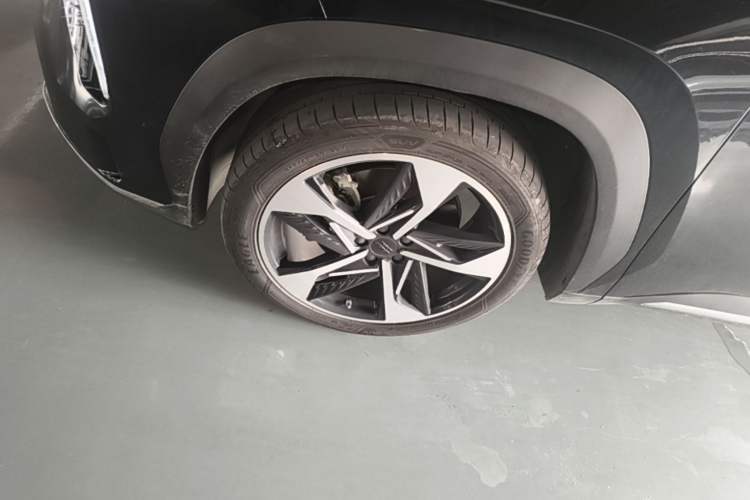 Used Geely Galaxy L7 2024 1.5T 115 km Starship Dragon Edition Left Front Wheel Hub