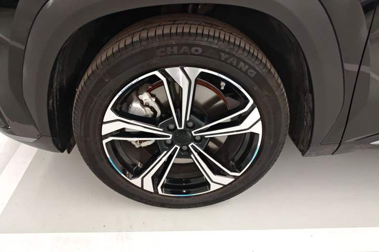 Used Geely Galaxy L7 2024 1.5T 115 km MAX Dragon Edition Left Front Wheel Hub