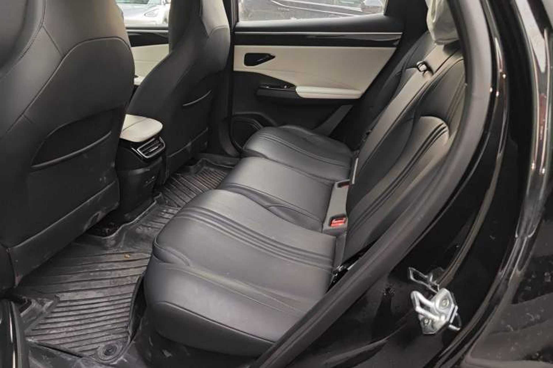 Used Geely Galaxy L7 2024 1.5T 115 km PLUS Dragon Edition Left Rear Seat