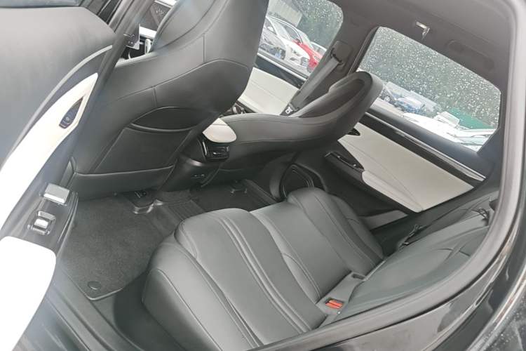 Used Geely Galaxy L7 2024 1.5T 115 km PLUS Dragon Edition Left Rear Seat