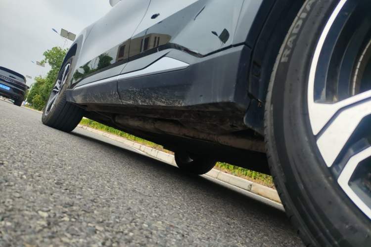 Used Geely Galaxy L7 2024 1.5T 115 km MAX Dragon Edition Left Side Sill